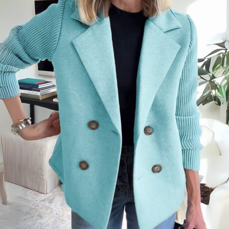 Viola - Lightweight Blazer in Structured Fabric